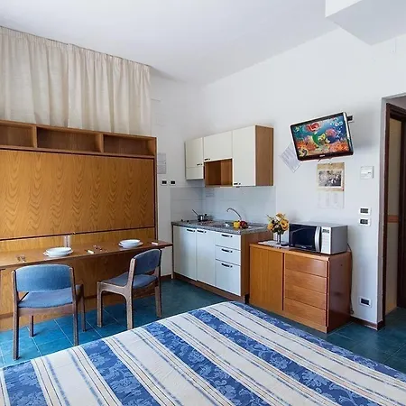 Casavacanze Internazionale Aparthotel 3*