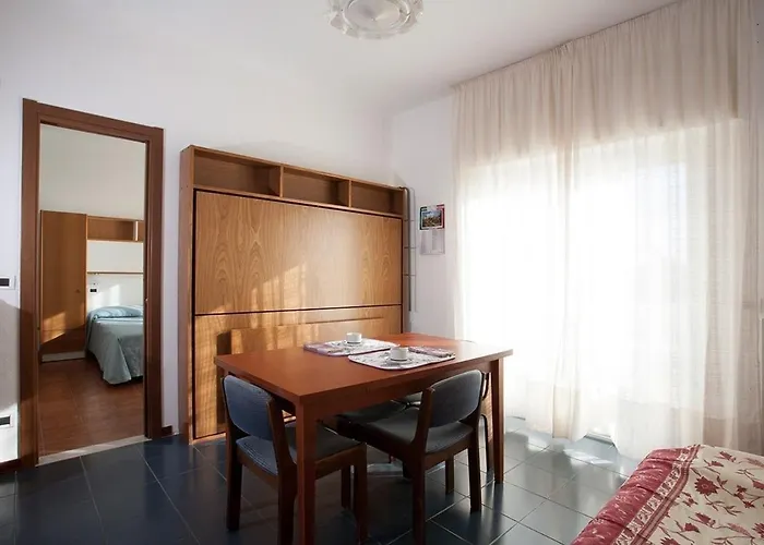 Casavacanze Internazionale Апарт-отель Диано-Марина