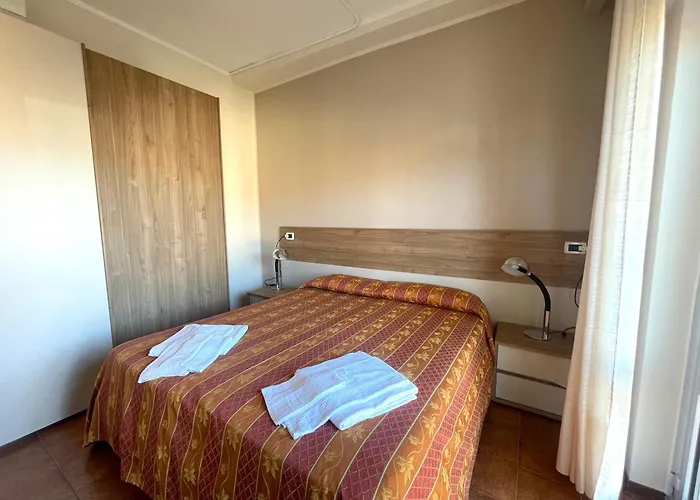 Casavacanze Internazionale 3* Диано-Марина